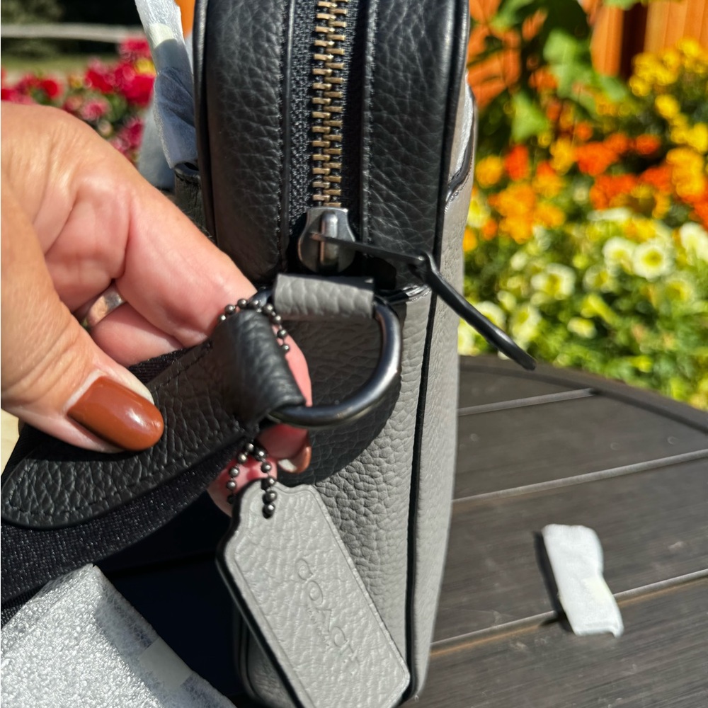 Stylish Coach Gray and Black Unisex Bag - Picture 4 of 7